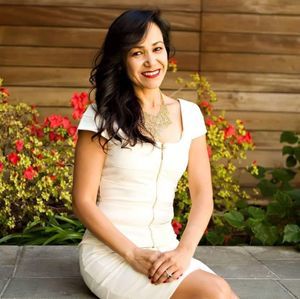 Meet your Posher, Esmeralda